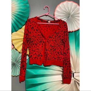 red leopard cropped button up